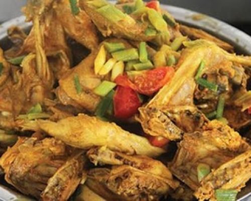 Cipera Manuk: Ayam Berkuah Kental yang Dirindukan